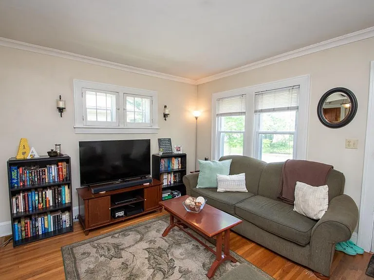 4516 Cedar Ave S — Photo 6