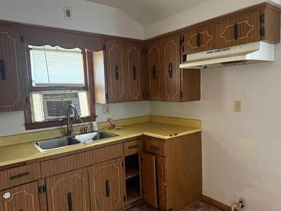 4th image of 8817 W Custer AVENUE