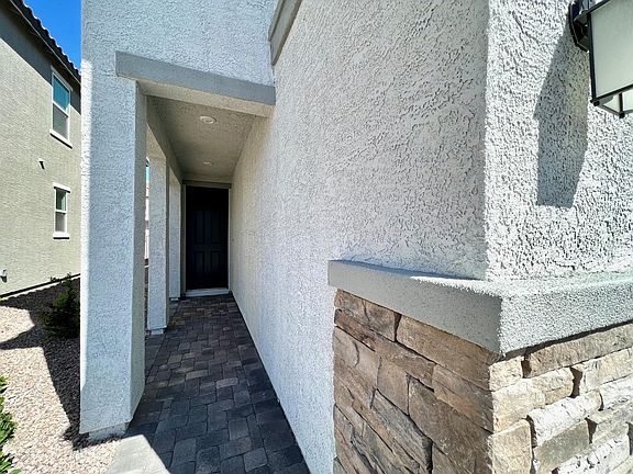 4th image of 7000 Sylmar Ave