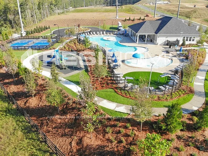 4 bed, 2.5 bath, 2228 sqft, $2,695 — Photo 2