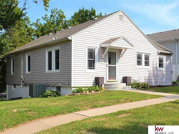 2nd image of 801 S 1st St