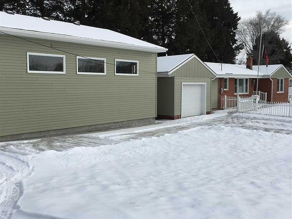 1st image of 5811 S 42nd St