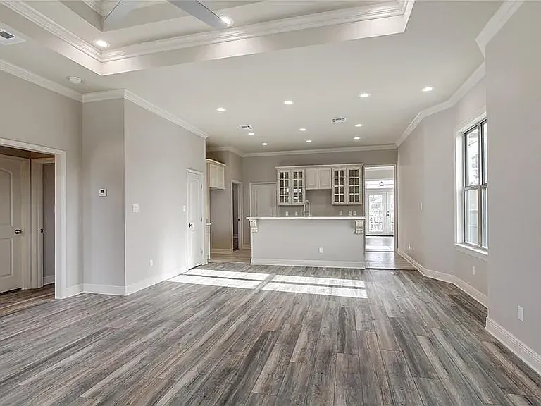 6511 Dorchester St — Photo 2