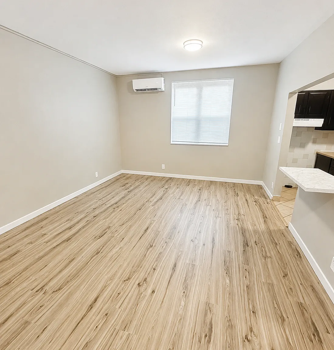 Studio, $725 — Photo 3