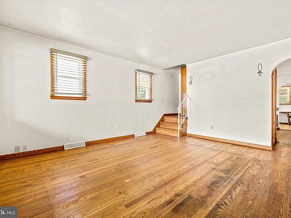3rd image of 6406 Alta Ave