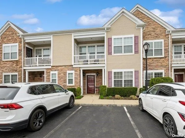 37 Wexford Lane #37, Oceanside, NY 11572