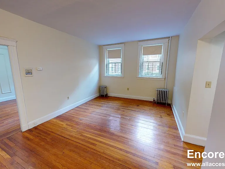 68 Chiswick Rd #9A — Photo 1
