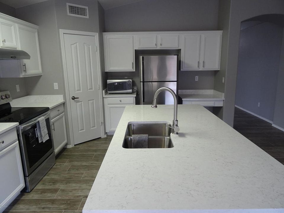 1st image of 2548 E Wescott Dr