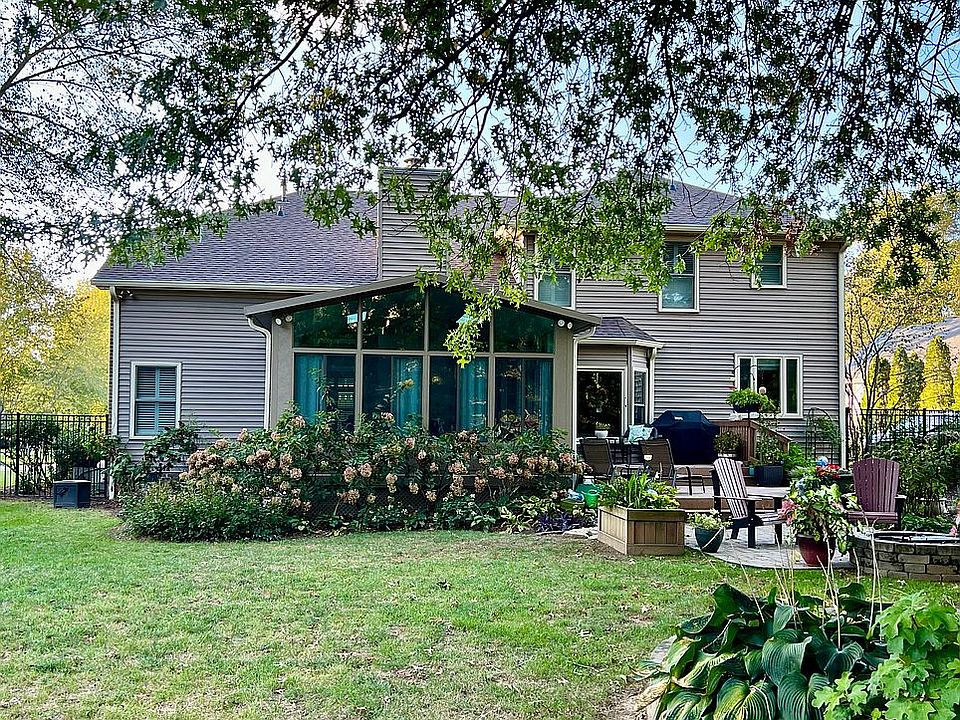2nd image of 225 Greystone Dr