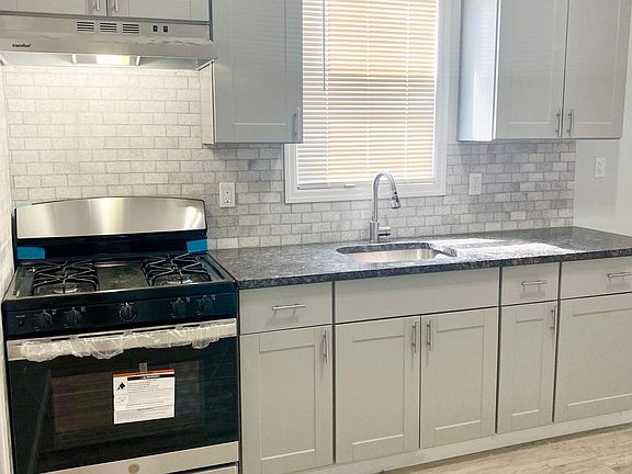 3rd image of 473 Avon Ave #1
