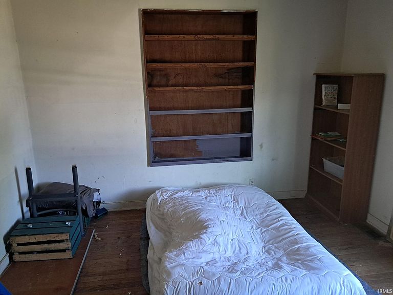 Listing photo 5