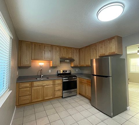 Abundant dining area in kitchen