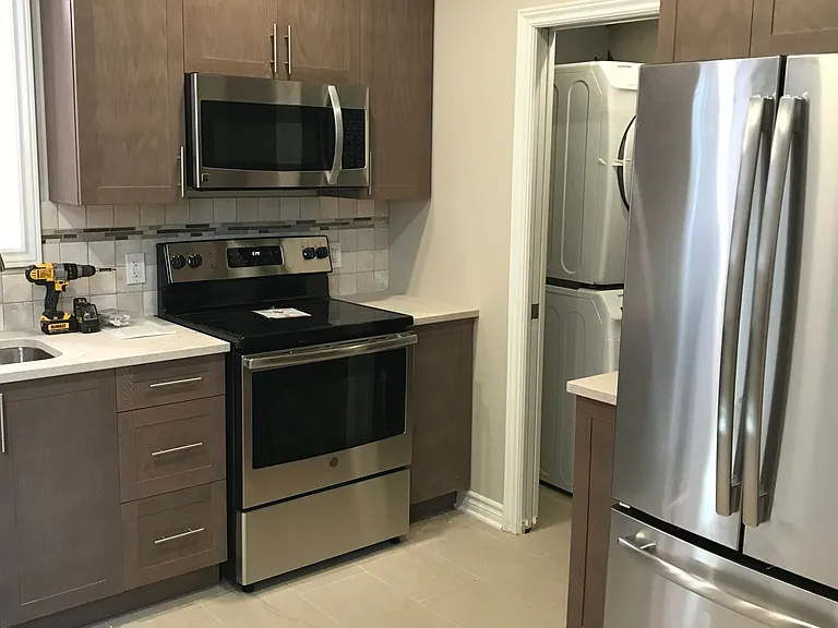 173 Russell Ave — Photo 8