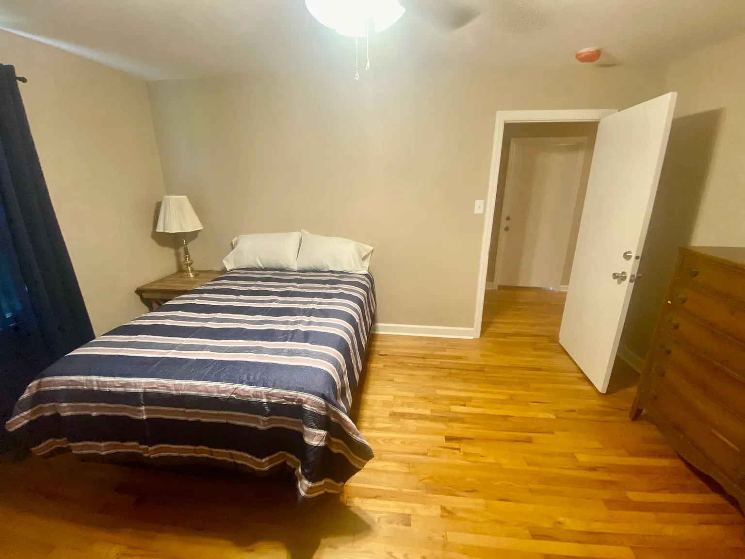 4 bed, 1400 sqft, $750 — Photo 1