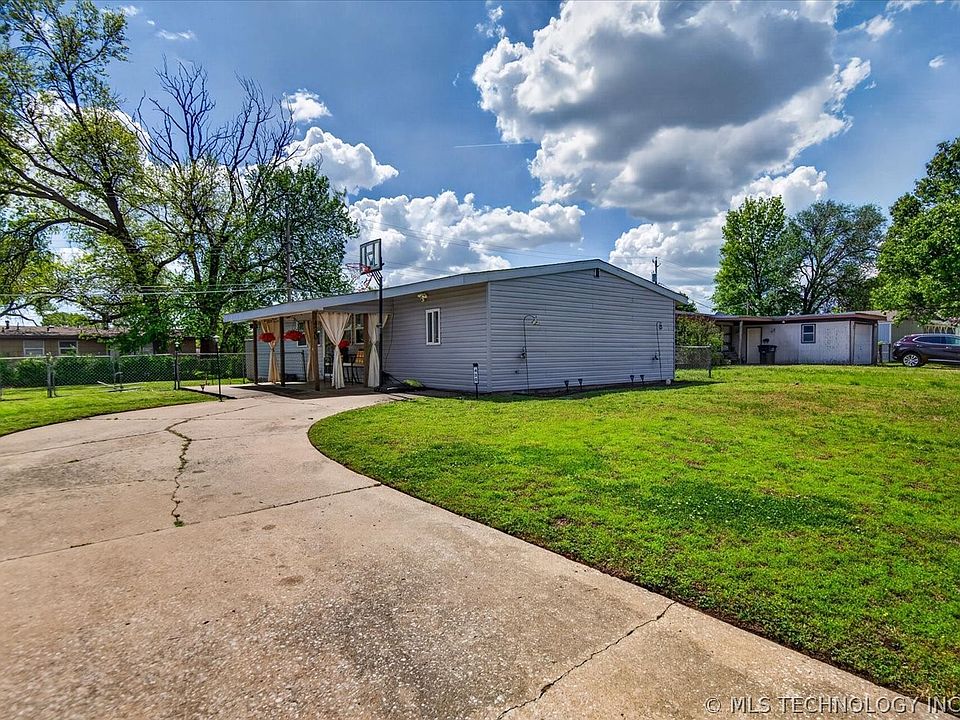 1st image of 420 NW Lahoma Dr