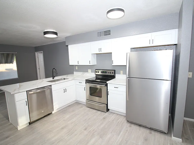 505 N Laveen Dr — Photo 6