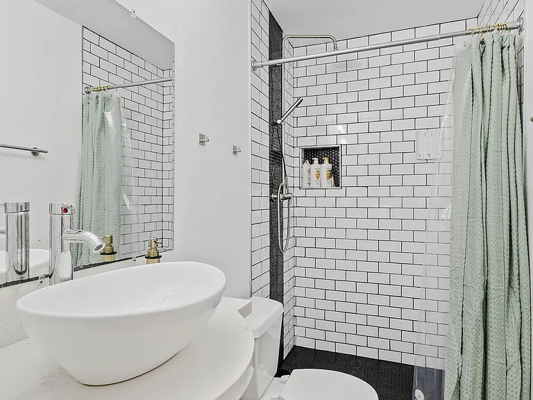 1101 E Ruth Ave — Photo 18