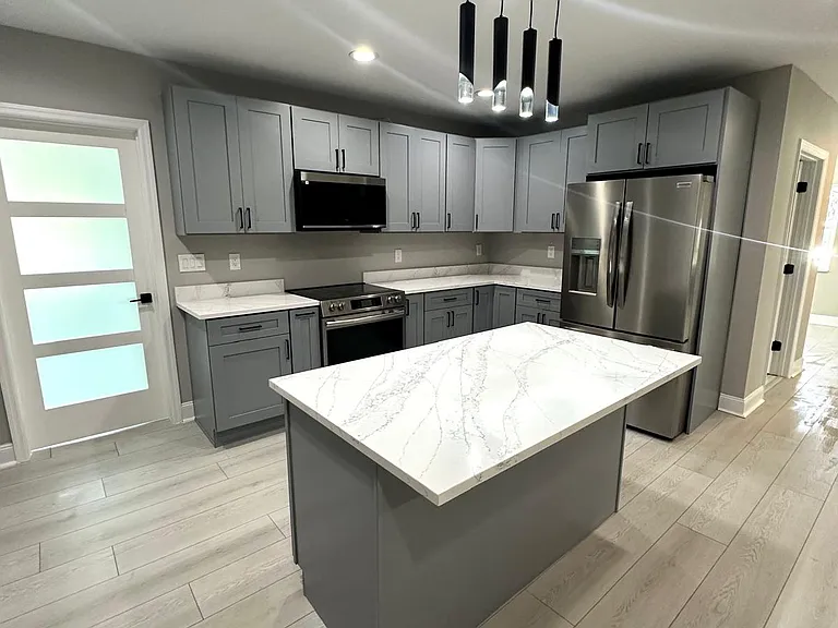 604 Lexington St — Photo 5