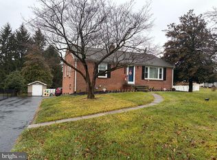 2144 Pleasant View Dr, York, PA 17406
