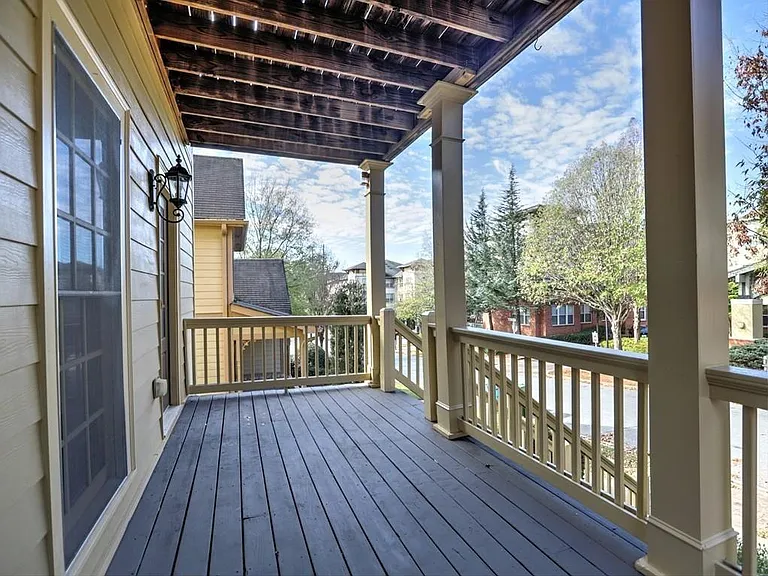975 Odessa Dr NW — Photo 6