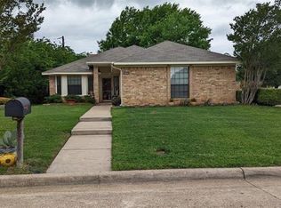 6000 Ivy Glen Dr, Arlington, TX 76017