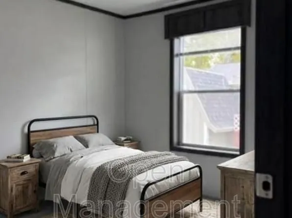 2301 SW Oralabor Rd, Ankeny, IA