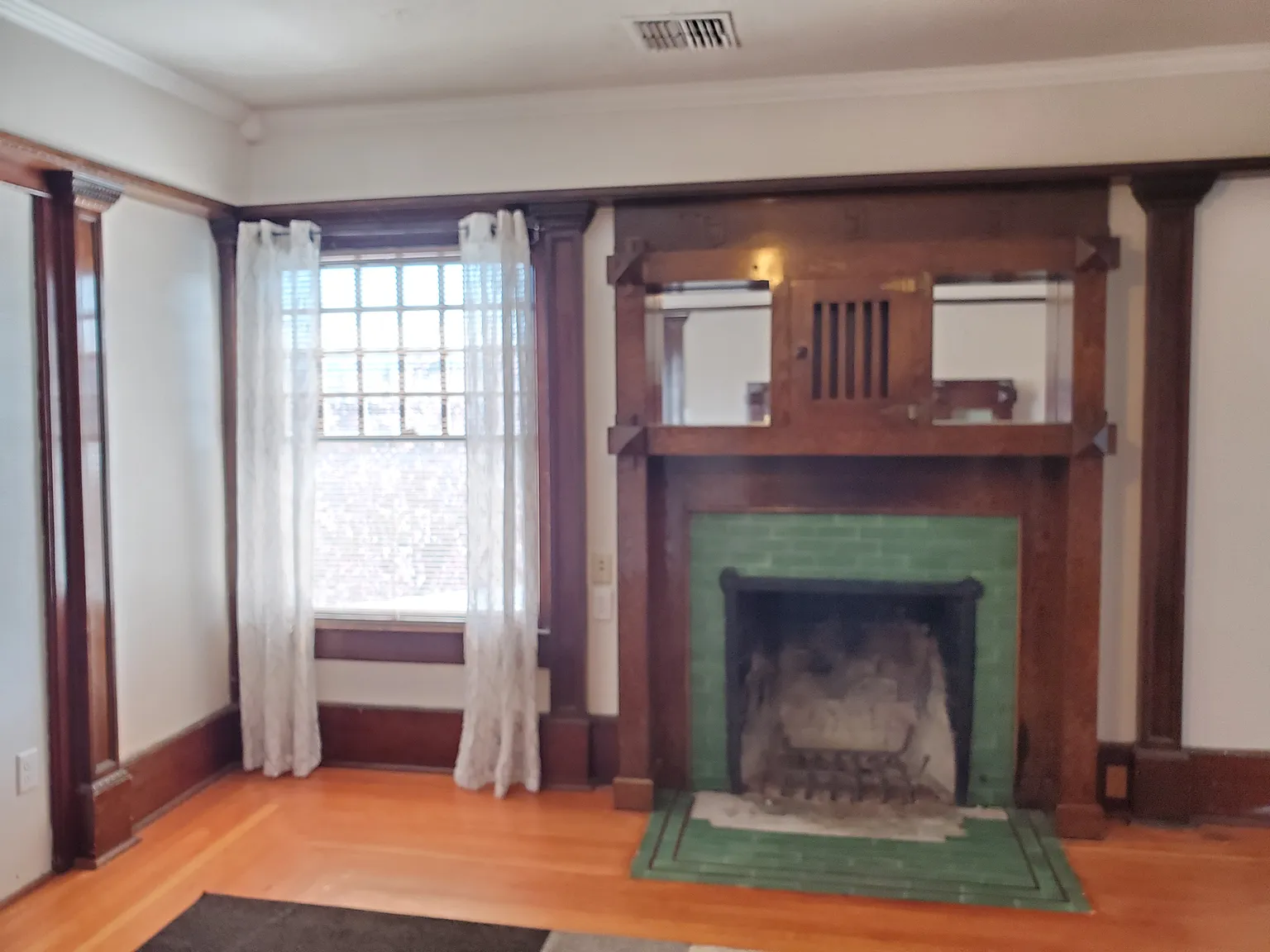 426 W 6th St — Photo 2
