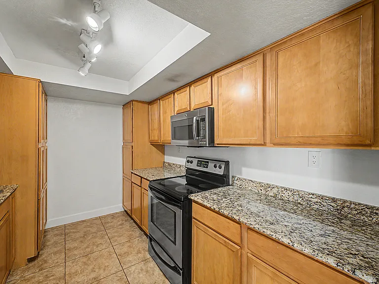3825 E Camelback Rd #144 — Photo 8
