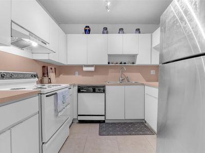 1900 W 68th St APT F302, Hialeah, FL, 33014