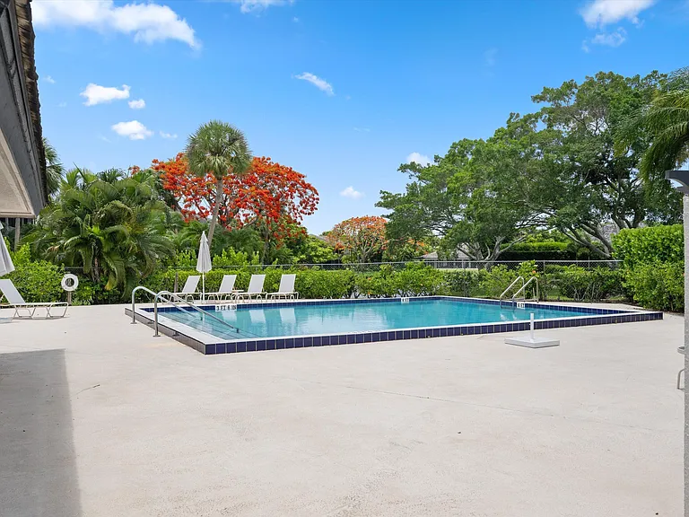 11818 Pebblewood Dr #201 — Photo 23
