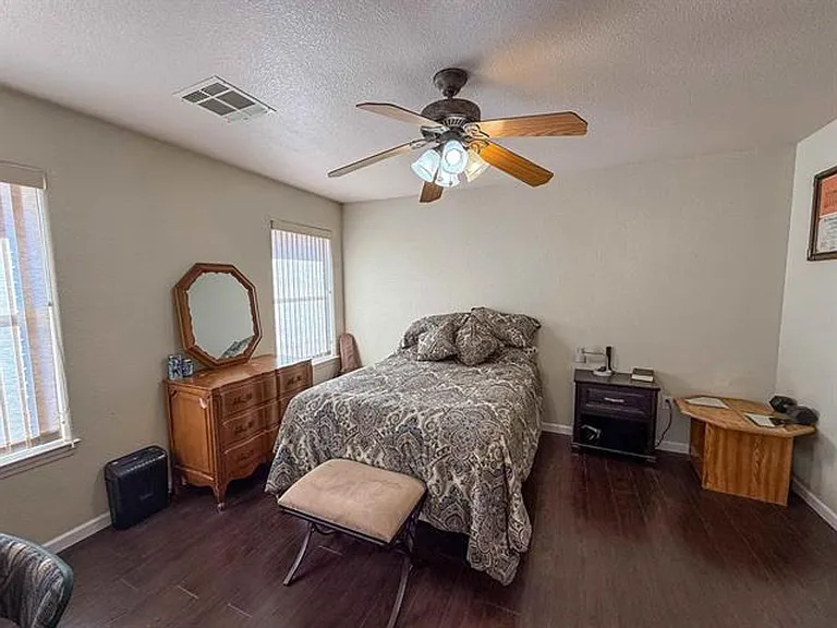 2409 Saguaro Loop — Photo 25