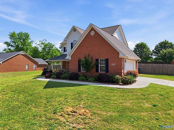 2nd image of 140 Shelly Ln