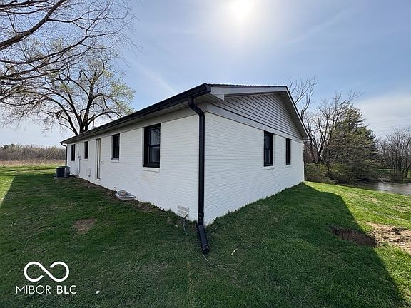 4th image of 3689 S County Road 800 W
