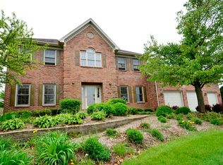 40W723 Willowbrook Dr, St Charles, IL