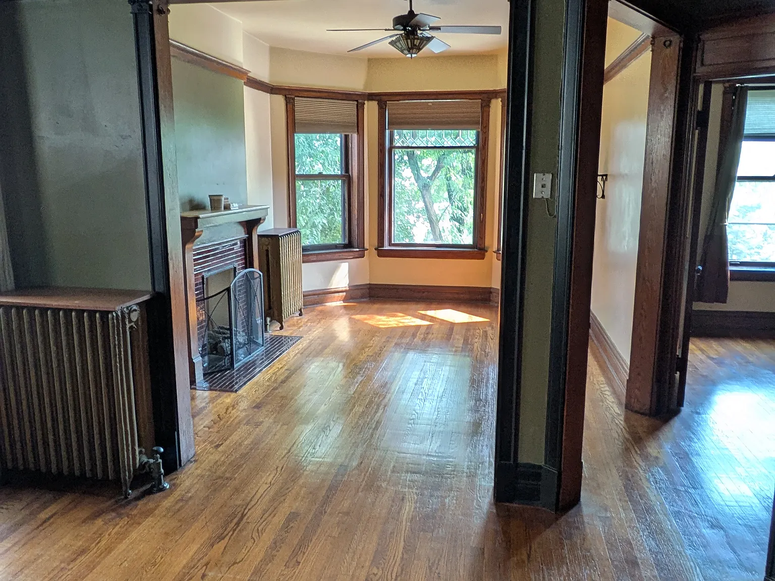 3 bed, 1350 sqft, $2,950 — Photo 2