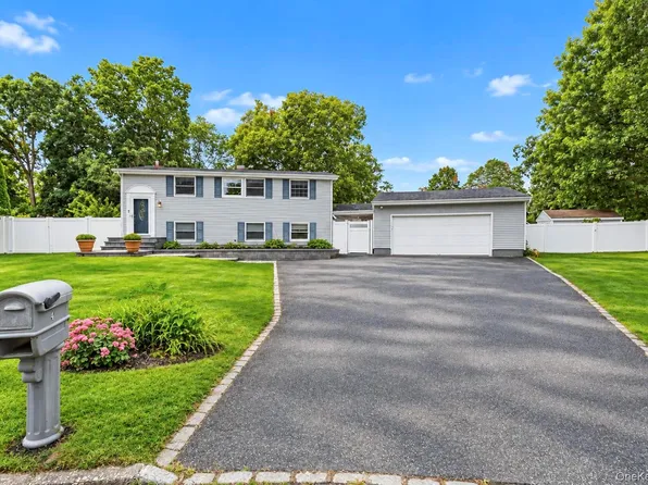 4 Bud Court, East Setauket, NY 11733