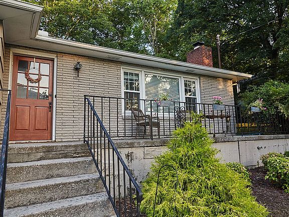 2nd image of 5519 Parkdale Rd