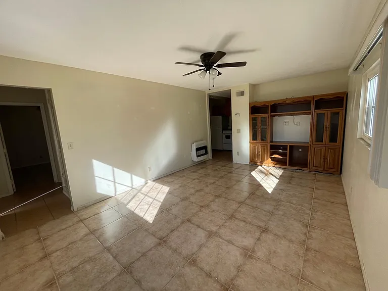 Hilltop Dr — Photo 23