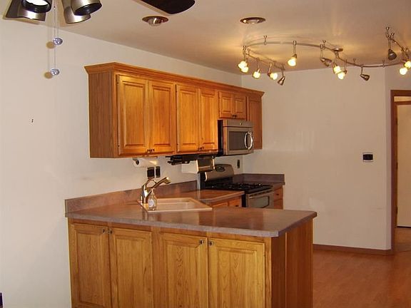 3rd image of 340 Heritage Ave