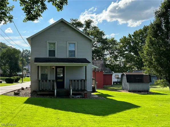 163 E Silver St, Waynesburg, OH 44688