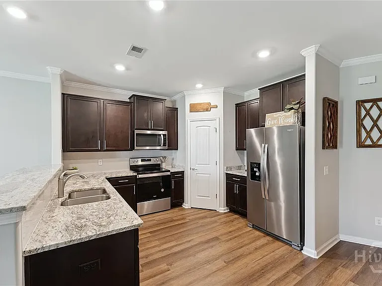229 Sonoma Dr — Photo 3