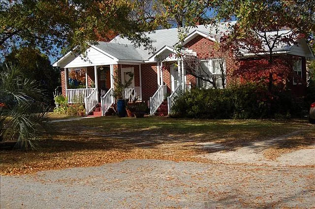1022 Shull St — Photo 2