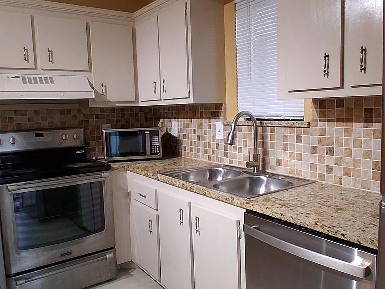 303 Waterview Dr — Photo 56