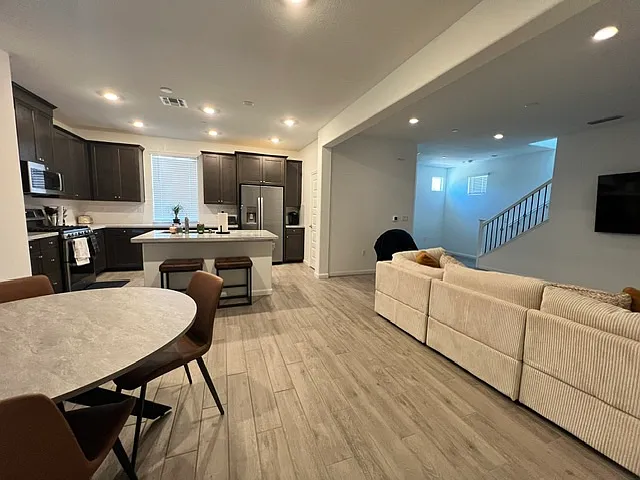 1684 Matmor Rd — Photo 3