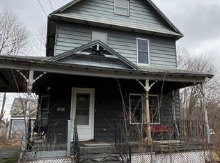 5 West St, Adams, MA 01220