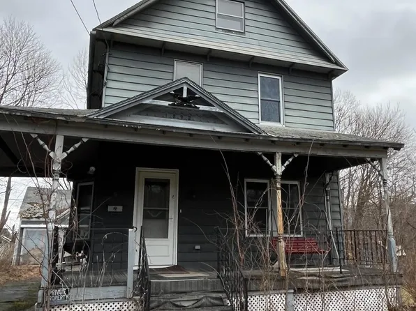 5 West St, Adams, MA 01220