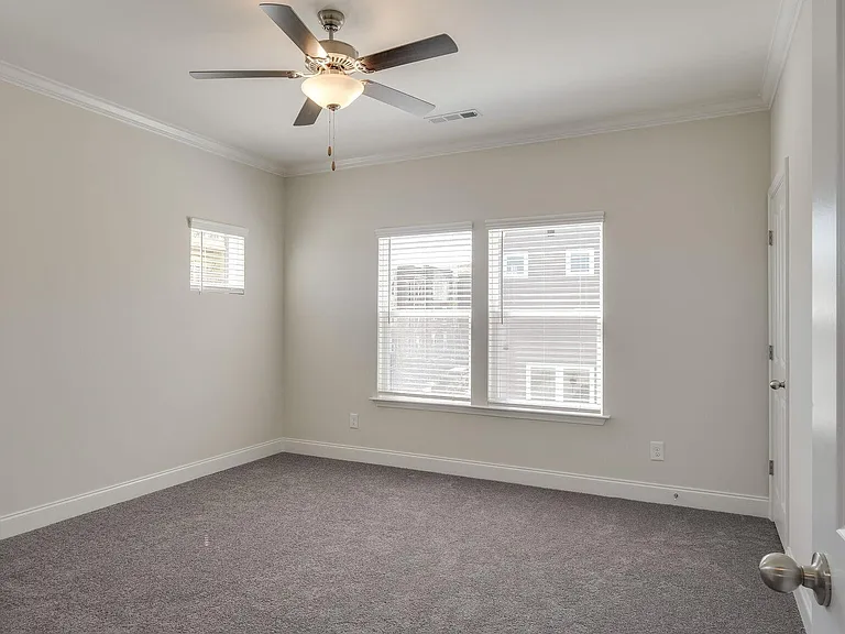 831 Westcott Ln — Photo 13