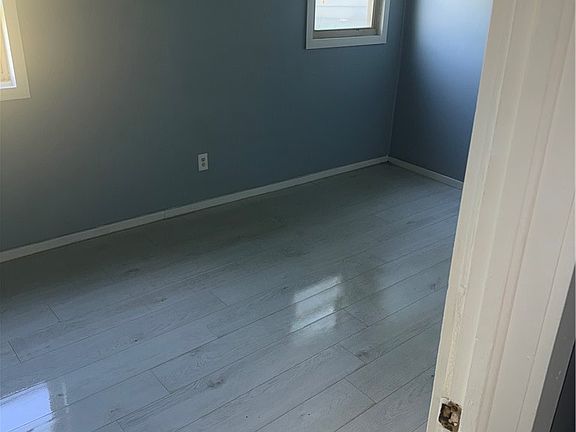 3rd image of 8 Greene St