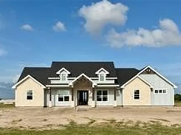110 N County Road 1060, Kingsville, TX 78363