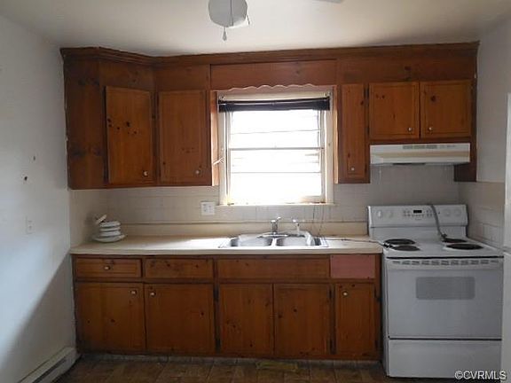4th image of 14 Lexington Ct